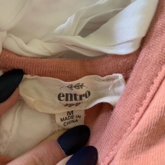 SOLD✨3/$8✨Entro Pink and White Ruffle Tank Top - Picture 5 of 7